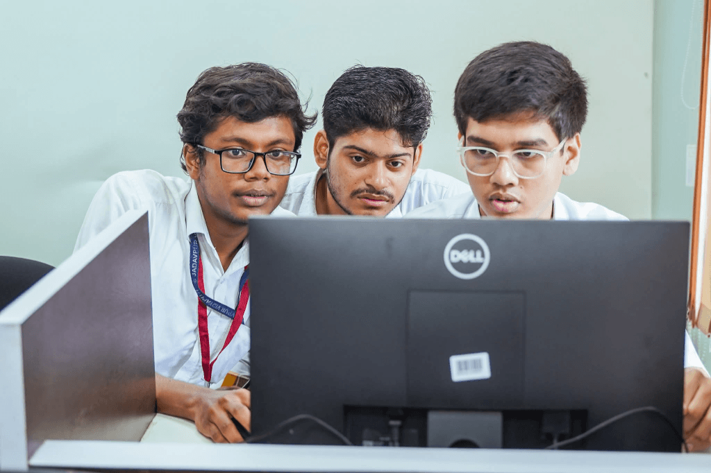 Spot My Business Founding Team — Srijan Seal, Swapnonil Nath, Sagnik Bhaskar
